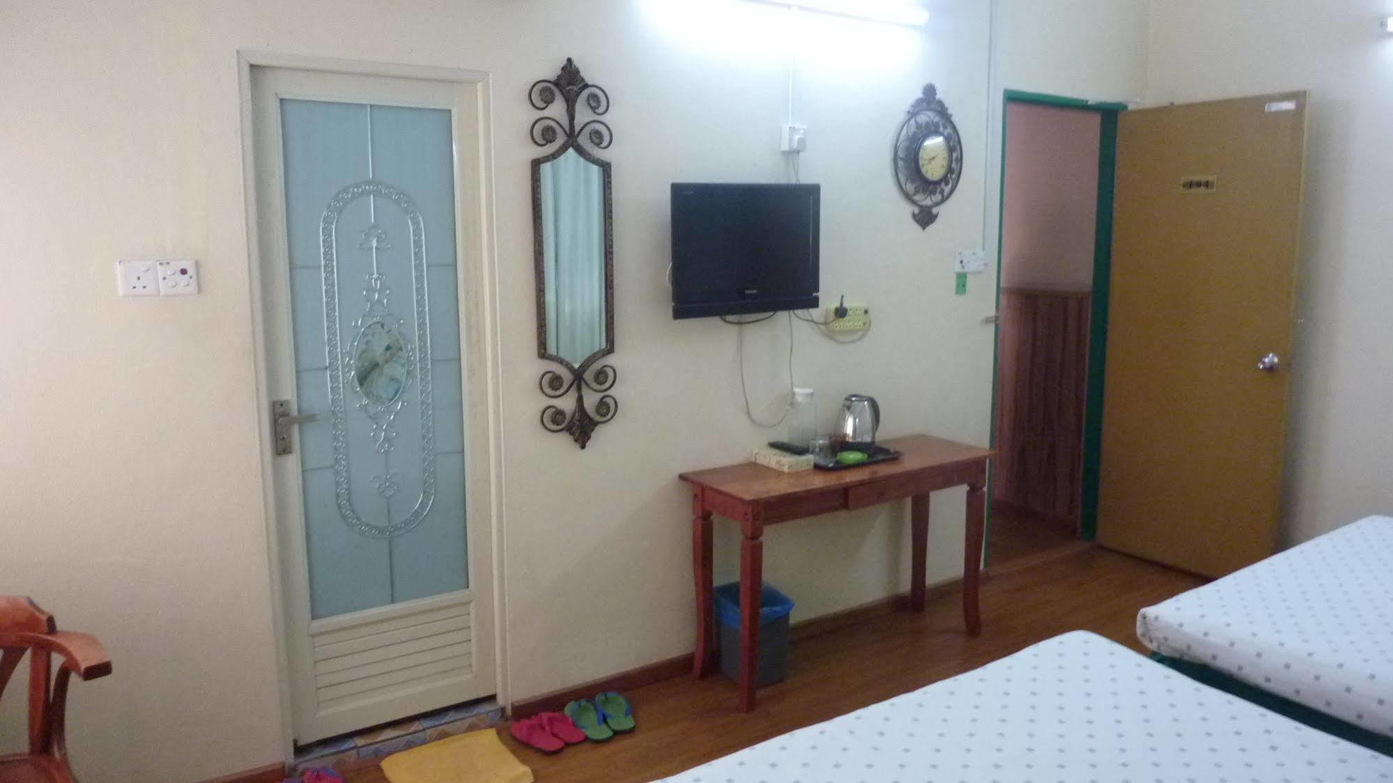 7 Hung Hung Inn Kota Kinabalu Eksteriør billede